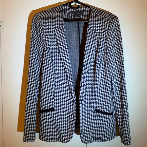 Blazer Houndstooth Pattern Size: Large - Picture 2 of 3